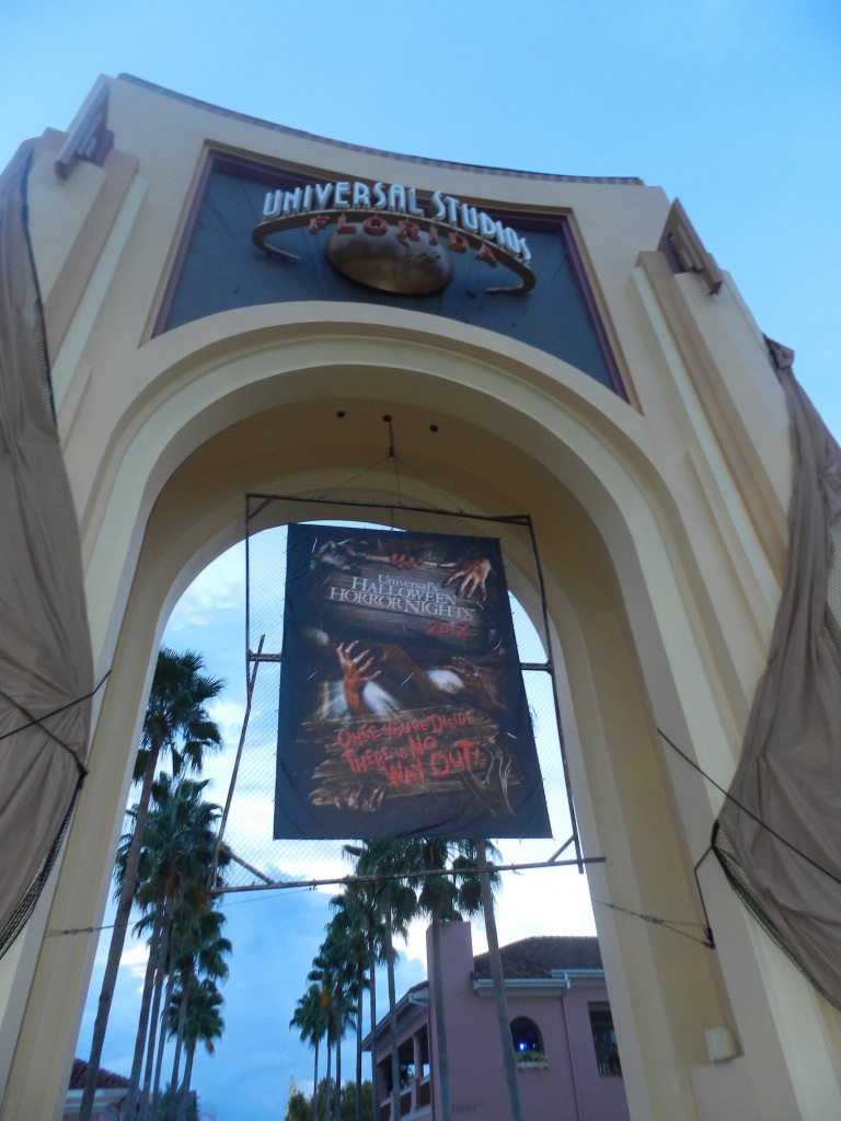 Halloween Horror Nights 2012. Keep reading for more HHN 22 tips.