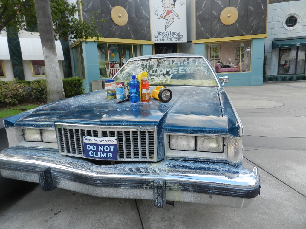 Halloween Horror Nights 2013 The Walking Dead Series Abandoned Car. Keep reading for fan review of HHN 23 at Universal Orlando Resort.