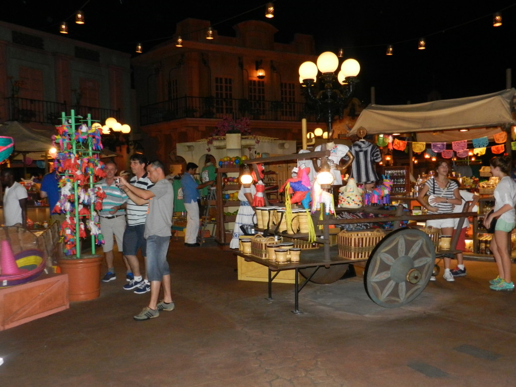 Plaza de los Amigos Epcot Mexico. Twilight Shopping Village. Epcot Hidden Secrets.