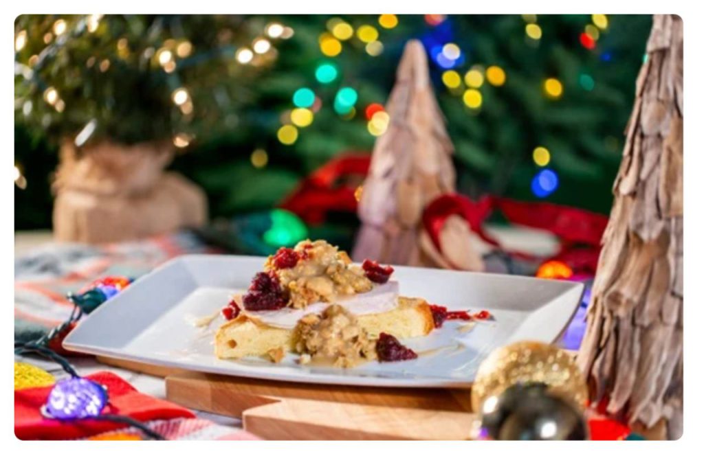 Smoked Turkey, Stuffing, Cranberry Sauce, Texas Toast , Gravy at Busch Gardens Tampa Christmas Food. One of the best things to eat at Christmas Town