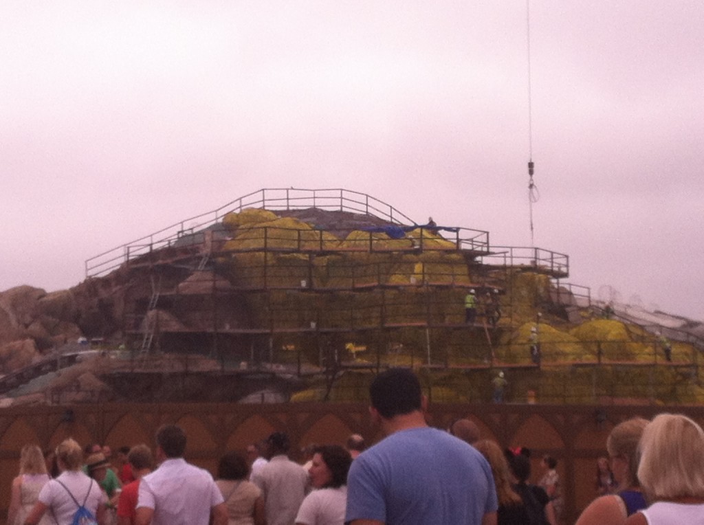 Seven Dwarfs Mine Train Construction Photo copyright ThemeParkHipster