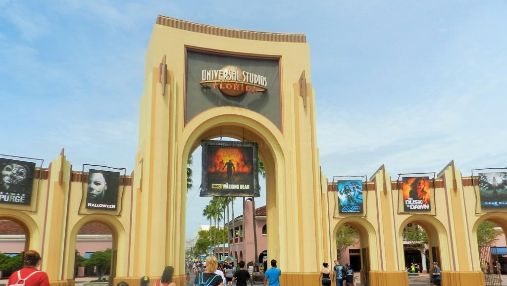 Halloween Horror Nights Tips 2014! Keep reading to see is Halloween Horror Nights worth it?