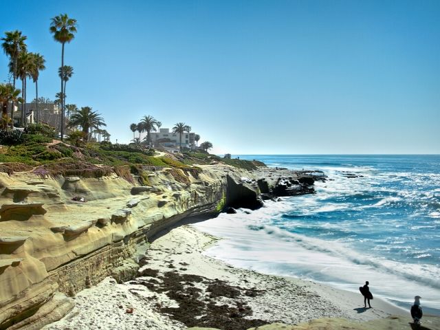 San Diego Beach. Keep reading to find out more about a 7 day California road trip itinerary. 