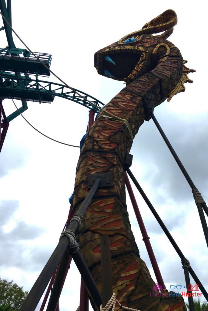 Cobra's Curse Busch Gardens Lift Hill 