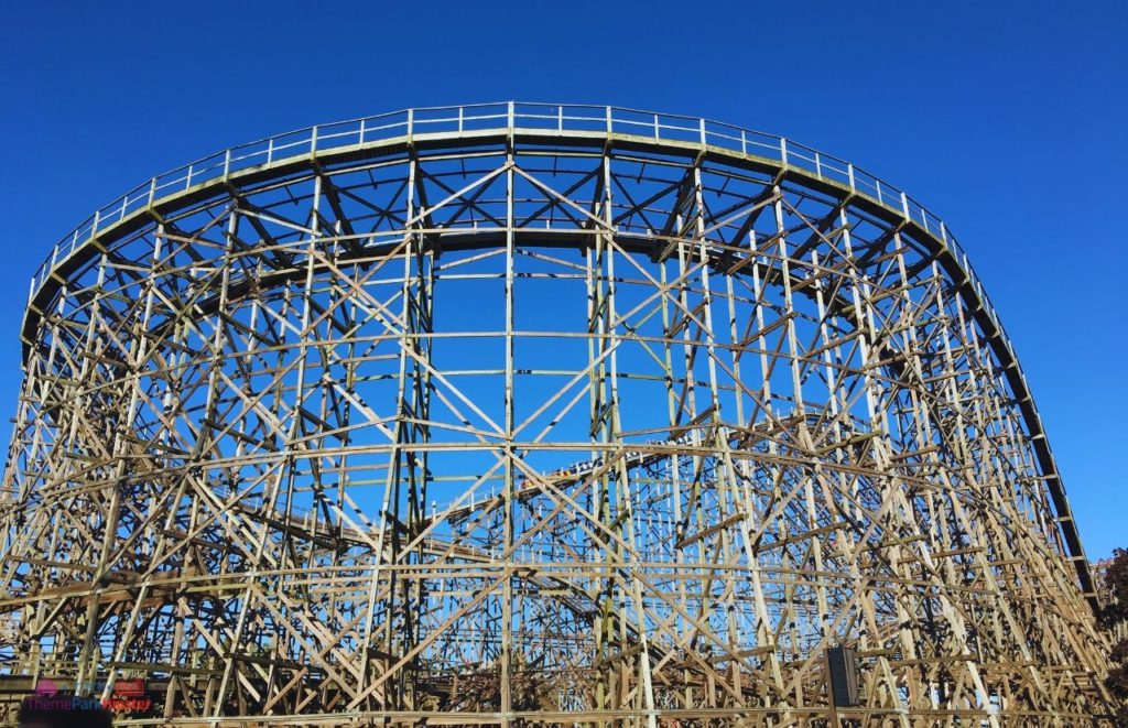 Cedar Point Gemini Roller Coaster. Keep reading to learn about the best Cedar Point rides.