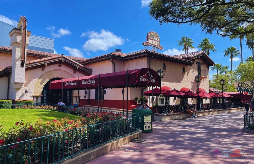 The Hollywood Brown Derby Lounge in Hollywood Studios Entrance. One of the best table service restaurants at Hollywood Studios. 