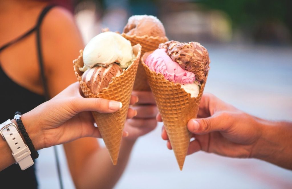 Edy's Ice Cream at SeaWorld Orlando. Keep reading to learn more about the best SeaWorld Orlando restaurants.