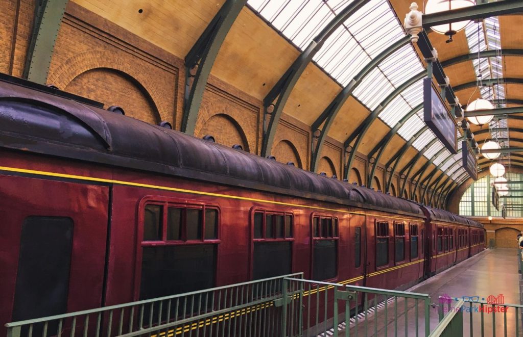 Universal Orlando Resort Hogwarts Express leaving Diagon Alley at Harry Potter World. Keep reading to get the best things to do at Universal Studios Florida. 