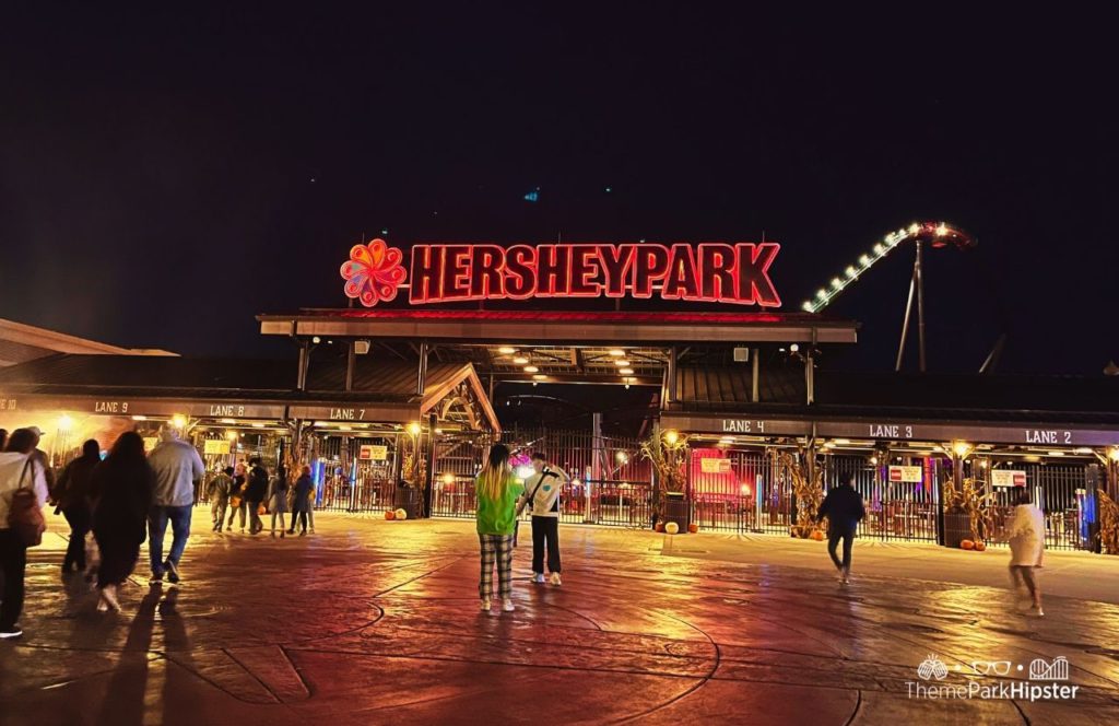 Halloween Entrance 2024 Hersheypark Dark Nights. Keep reading to learn about Halloween at Hersheypark in Hershey, Pennsylvania!