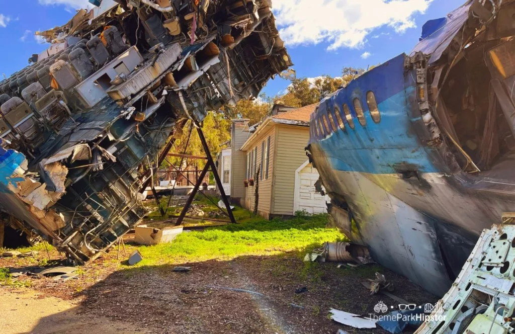 Universal Studios Hollywood Backlot Studio Tour War of Worlds Disaster Plane Crash. Keep reading to get the full Universal Studios Hollywood Crowd Calendar and to know when is the best time to visit Universal Studios Hollywood.