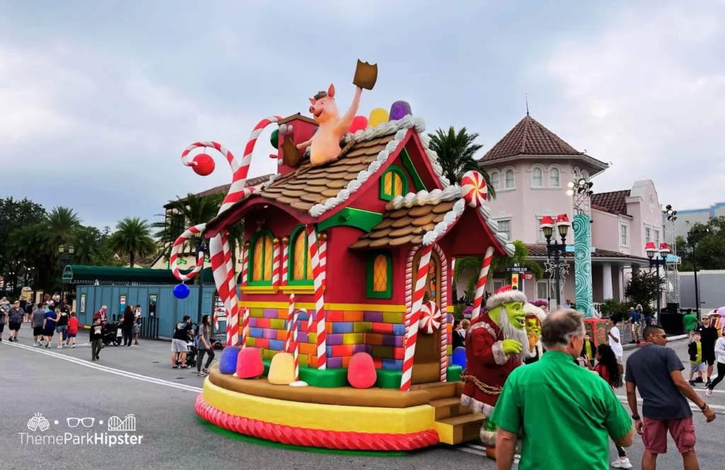 Christmas at Universal Studios Orlando with Shrek and Fiona near Gingerbread House. Keep reading to find out more about the Christmas parade at Universal Studios Florida.