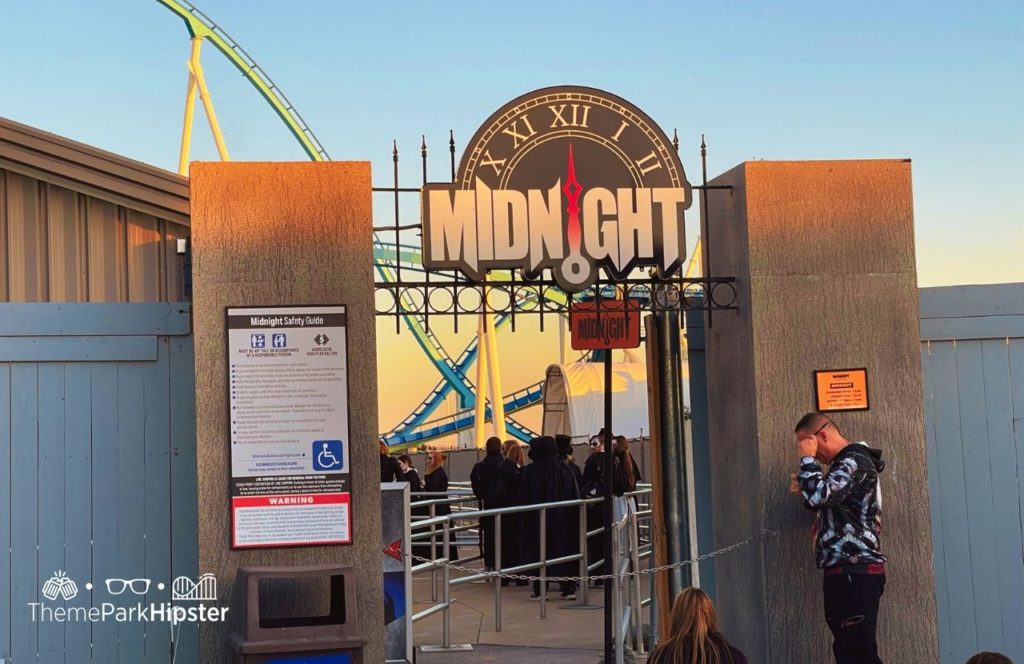 Cedar Point Ohio Amusement Park Halloweekends Midnight Haunted House