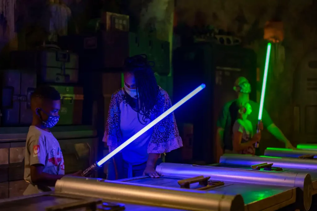 Savi's Workshop Lightsaber build in Star Wars Land Disney